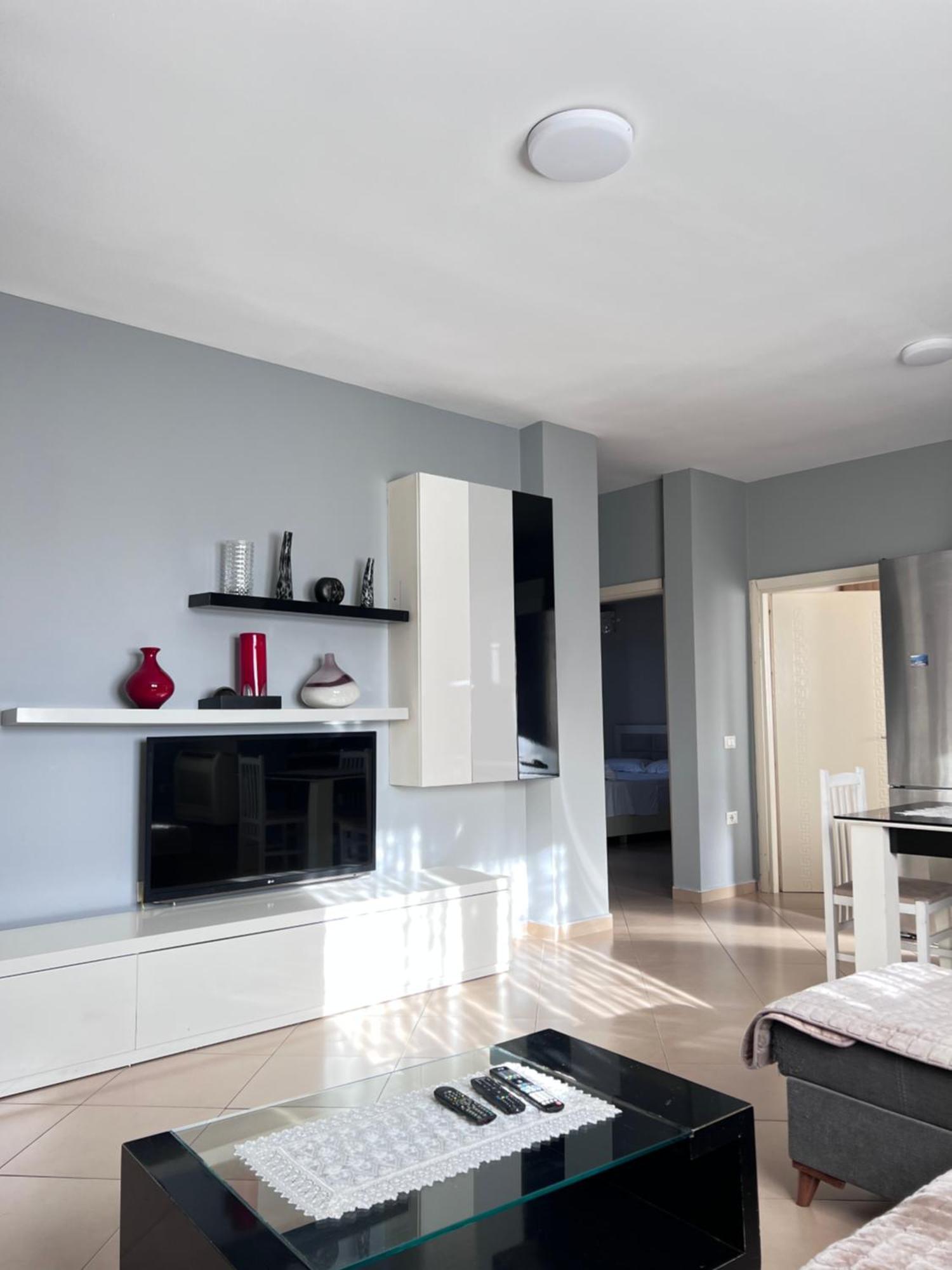 Boulevard Views - Spacious Tirana Apartment Esterno foto
