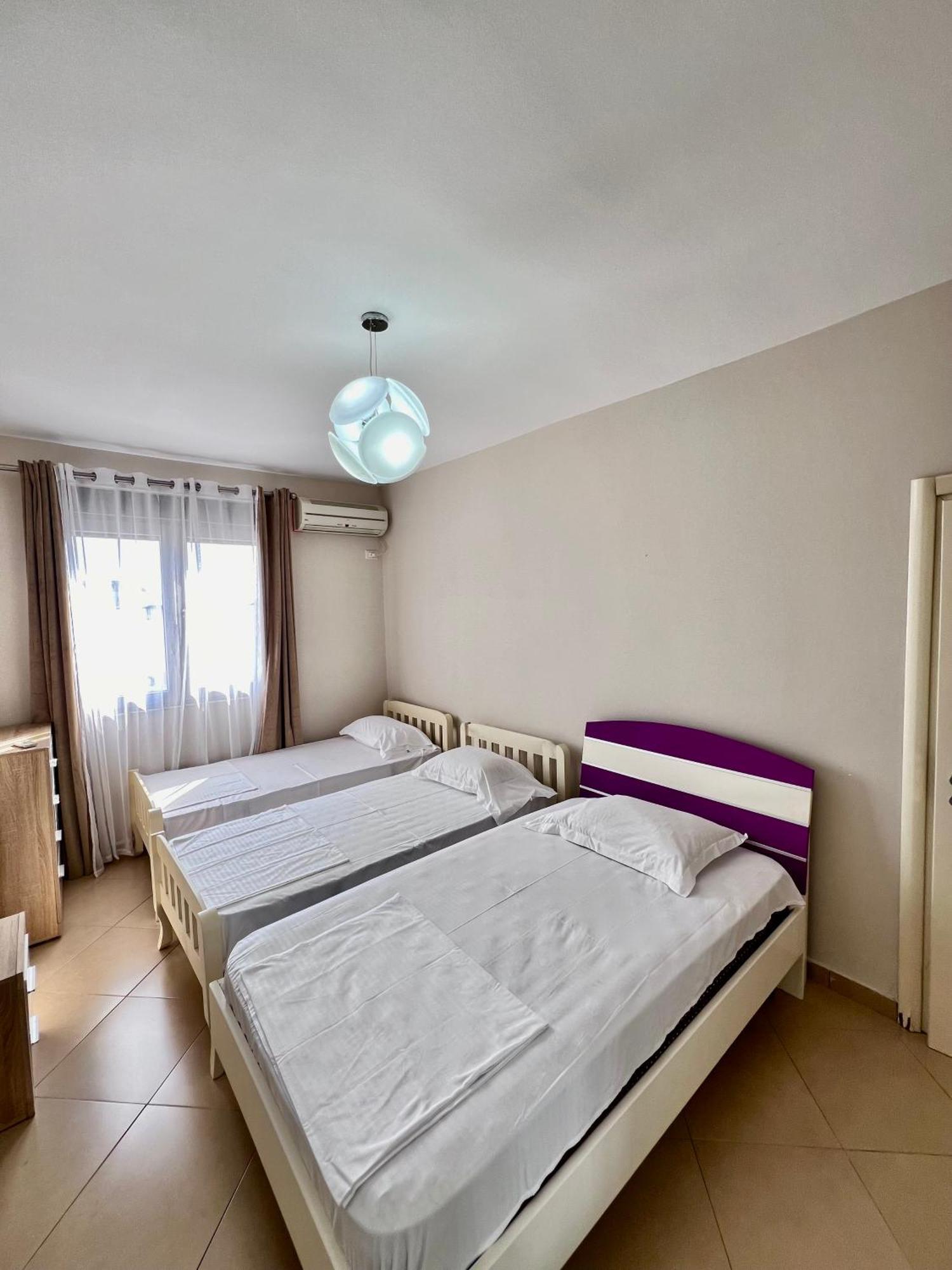 Boulevard Views - Spacious Tirana Apartment Esterno foto
